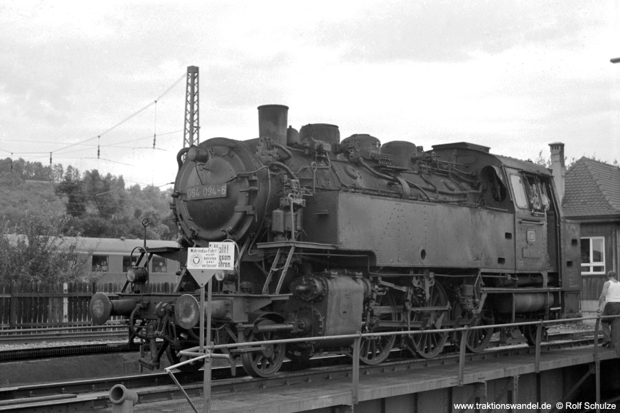 http://www.traktionswandel.de/pics/foren/hifo/1971-08-07_A53-20_064094-6_BwTuebingen_dort.jpg