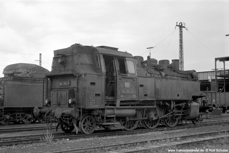 http://www.traktionswandel.de/pics/foren/hifo/1971-08-07_A53-21_064094-6_BwTuebingen_dort.jpg