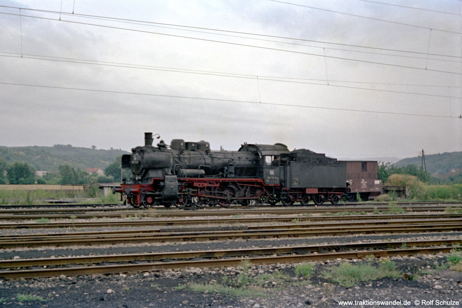 http://www.traktionswandel.de/pics/foren/hifo/1971-08-07_B22-01_038772-0_Tuebingen_BwFahrt.jpg