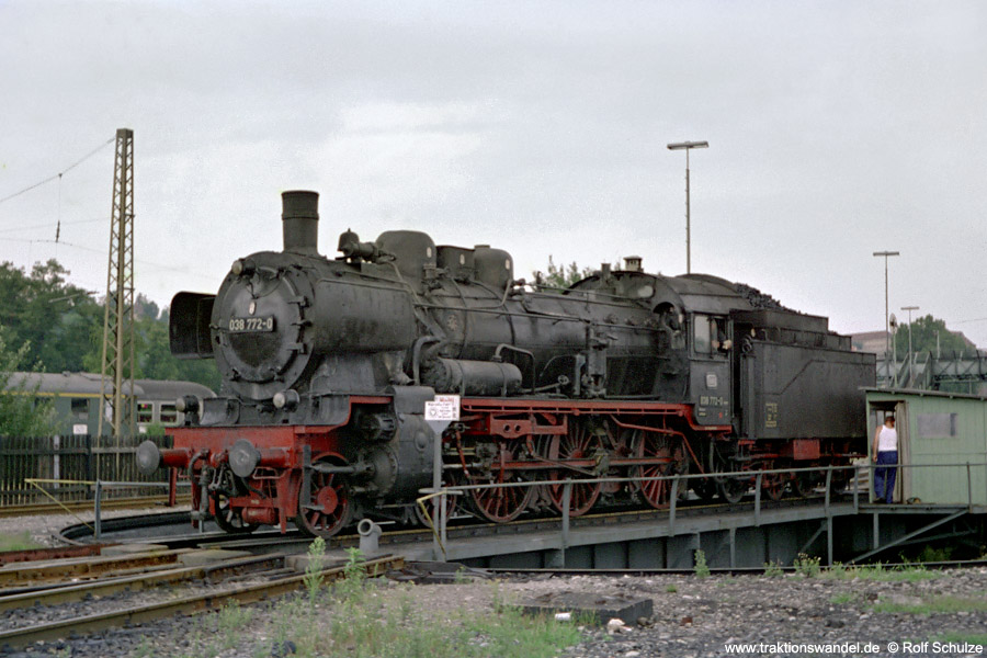 http://www.traktionswandel.de/pics/foren/hifo/1971-08-07_B22-02_038772-0_BwTuebingen_dort.jpg