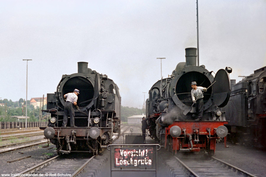 http://www.traktionswandel.de/pics/foren/hifo/1971-08-07_B22-08_038772-0_064518-4_BwTuebingen_dort.jpg