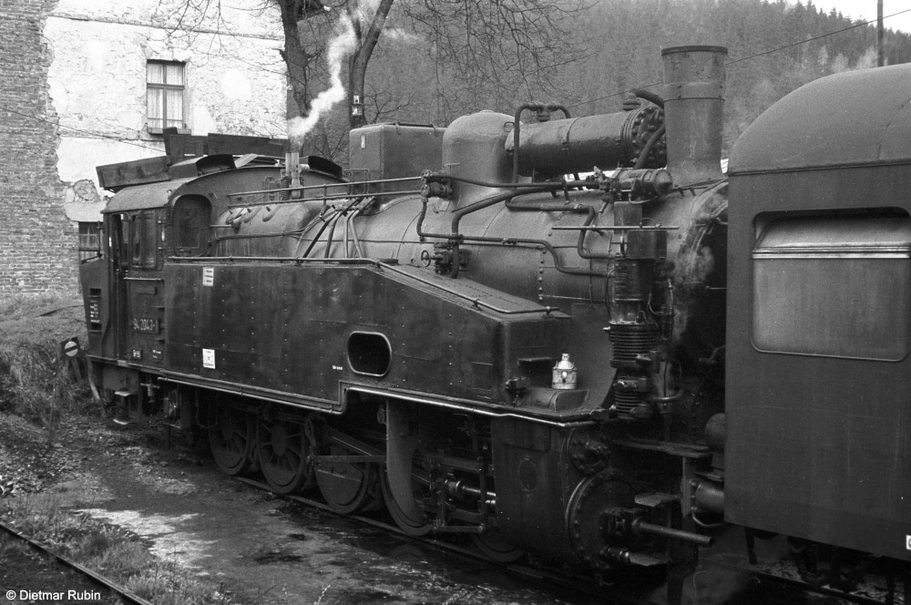 http://www.traktionswandel.de/pics/foren/hifo/rubin/dr/1973_202-0-44_942043-1_BwAue_Eibenstock-unt-Bf_DietmarRubin_1000.jpg
