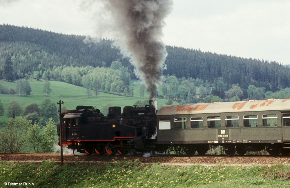 http://www.traktionswandel.de/pics/foren/hifo/rubin/dr/1974_25_942105-8_BwAue_P_bei-Eibenstockf_DietmarRubin_1000.jpg