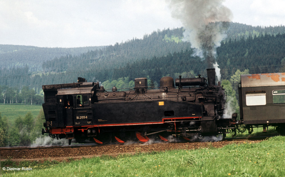 http://www.traktionswandel.de/pics/foren/hifo/rubin/dr/1974_29_942105-8_BwAue_P_bei-Eibenstock_DietmarRubin_1000.jpg