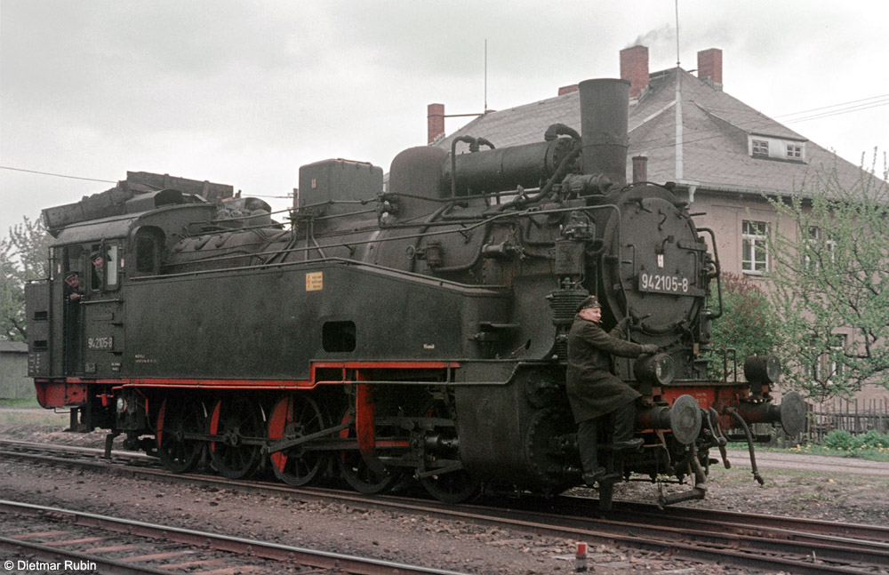 http://www.traktionswandel.de/pics/foren/hifo/rubin/dr/1974_4950_942105-8_BwAue_Eibenstock_DietmarRubin_1000.jpg