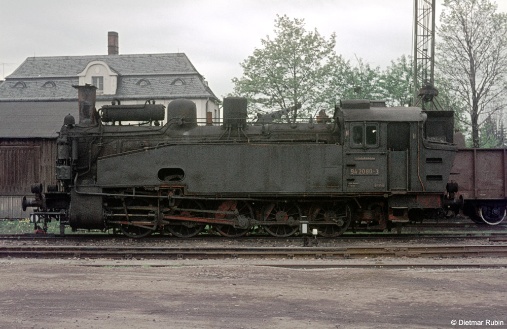 http://www.traktionswandel.de/pics/foren/hifo/rubin/dr/1974_5354_942080-3_BwAue_Eibenstock-ob-Bf_DietmarRubin_1000.jpg