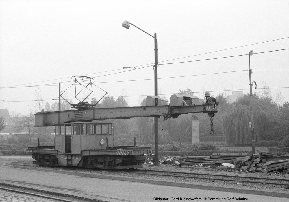 http://www.traktionswandel.de/pics/foren/hifo/sammlung/f_1964-1970_Bd12A_Rheinbahn_Kranlok_Duesseldorf_GerdKleinewefers_1000.jpg