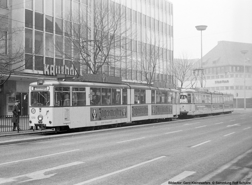 http://www.traktionswandel.de/pics/foren/hifo/sammlung/o_1964-1970_Bd31A_Rheinbahn_Wg1203-KSW-Zusammenbau_Duisburg_GerdKleinewefers_1000.jpg