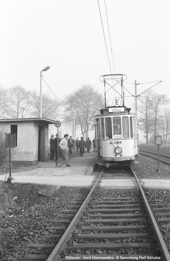 http://www.traktionswandel.de/pics/foren/hifo/sammlung/r_1964-1970_Bd35A_Rheinbahn_Wg954_DGEG-Sonderfahrt_Duisburg_GerdKleinewefers_900h.jpg