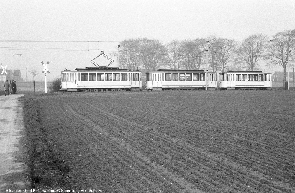 http://www.traktionswandel.de/pics/foren/hifo/sammlung/t_1964-1970_Bd37A_Rheinbahn_Wg954_DGEG-Sonderfahrt_Duisburg_GerdKleinewefers_1000.jpg