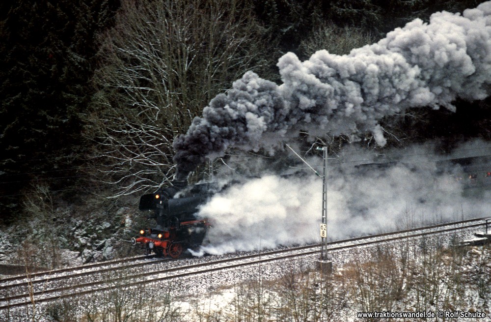https://www.traktionswandel.de/pics/foren/2003/2003-01-05_E224-24_011066_Sdz_Hohnen-Tunnel_1000.jpg