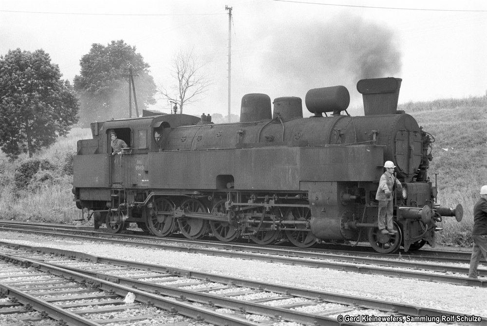https://www.traktionswandel.de/pics/foren/hifo/sammlung/1970-06-26_Bd35_95113-OeBB_WienerNeustadt_GerdKleineswefers_1000.jpg